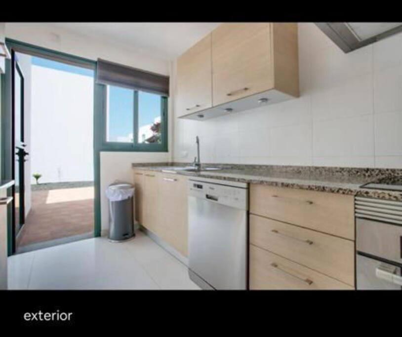 Spacious Private Villa & Private Heated Pool - Villa Sunshine Costa Teguise Ngoại thất bức ảnh
