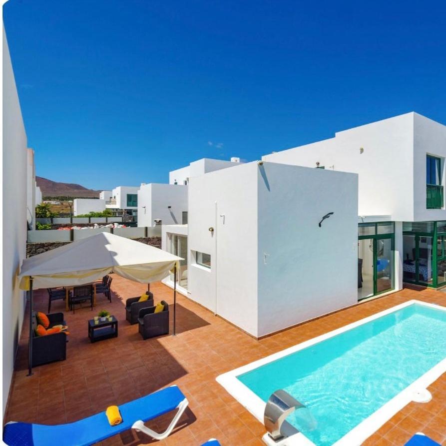 Spacious Private Villa & Private Heated Pool - Villa Sunshine Costa Teguise Ngoại thất bức ảnh